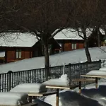 Hotel, Y