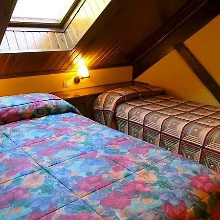 Hotel Hotel, Y *