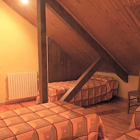 Hotel Hotel, Y *
