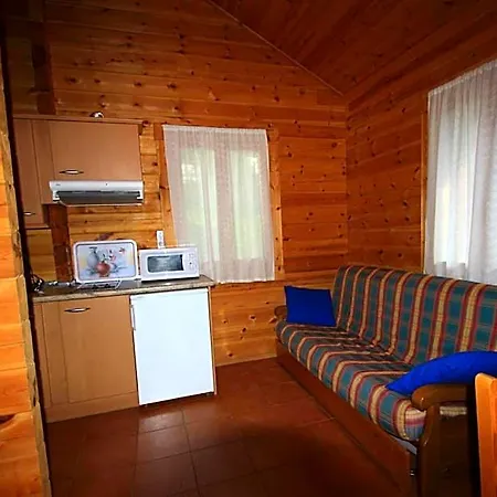 Hotel, Y Hotel Víu