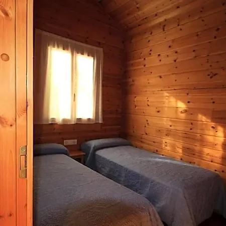 Hotel, Y *