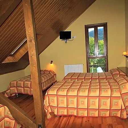 Hotel Hotel, Y Víu