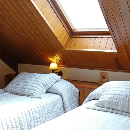 Hotel, Y
