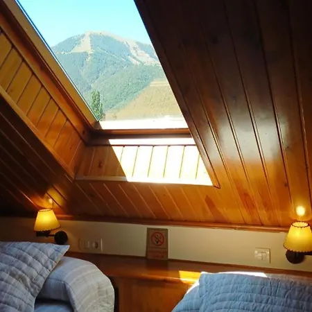 ホテル Hotel, Y