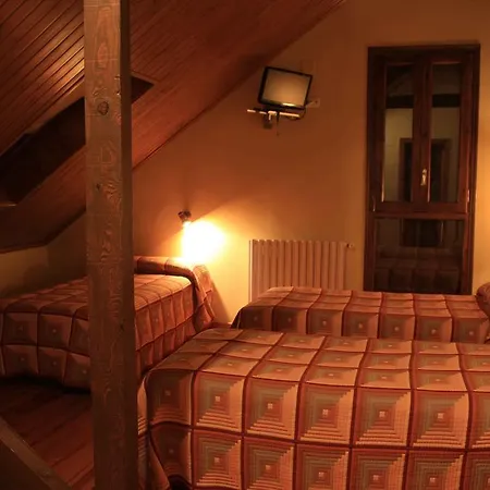 Ξενοδοχείο Hotel, Y *