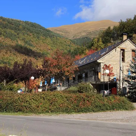 ホテル Hotel, Y Víu