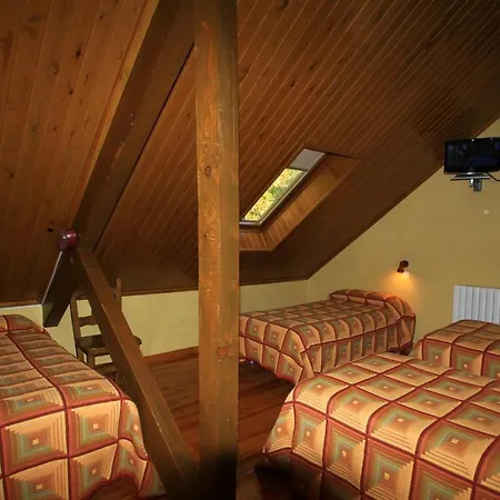 ホテル Hotel, Y Víu